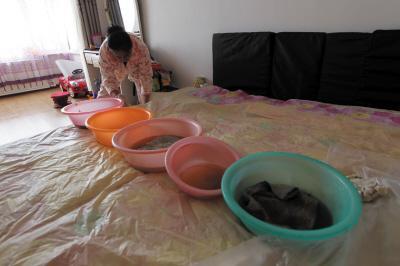 衡东楼上漏水，住户失联，小区没物管，业主维权难！律师来支招……